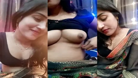 Beautiful Sexy Bhabhi Teasing Showing